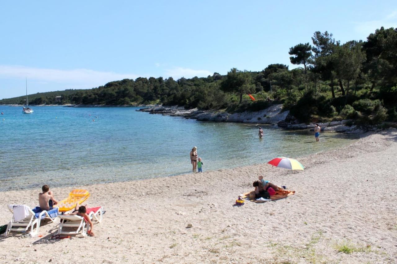 Apartments With A Parking Space Cunski, Losinj - 8010 Luaran gambar