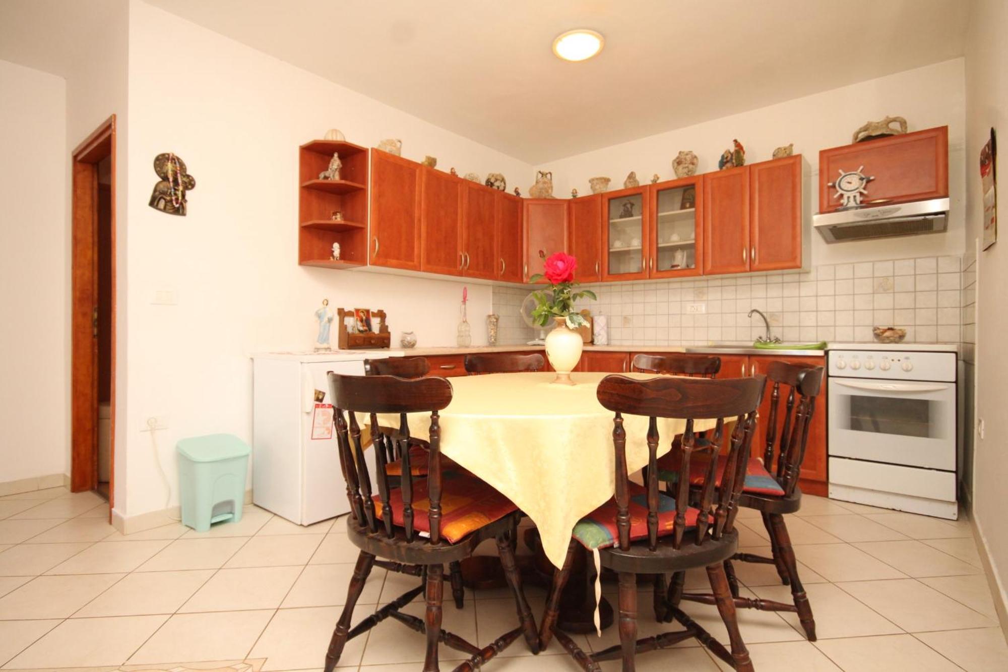 Apartments With A Parking Space Cunski, Losinj - 8010 Bilik gambar